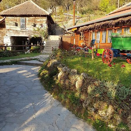 Guest House Lisinski Raj Despotovac Zewnętrze zdjęcie