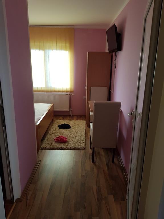 Guest House Lisinski Raj Despotovac Zewnętrze zdjęcie
